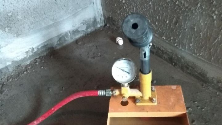 大學(xué)里小區(qū)四期11號(hào)樓128平米在施工地-水電階段