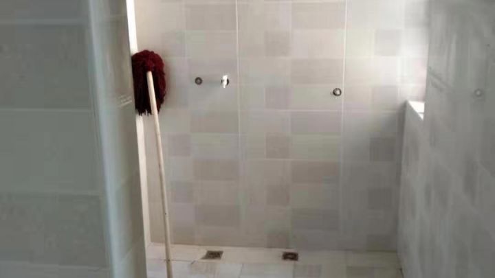 大學(xué)里小區(qū)四期11號(hào)樓128平米在施工地-瓦工階段